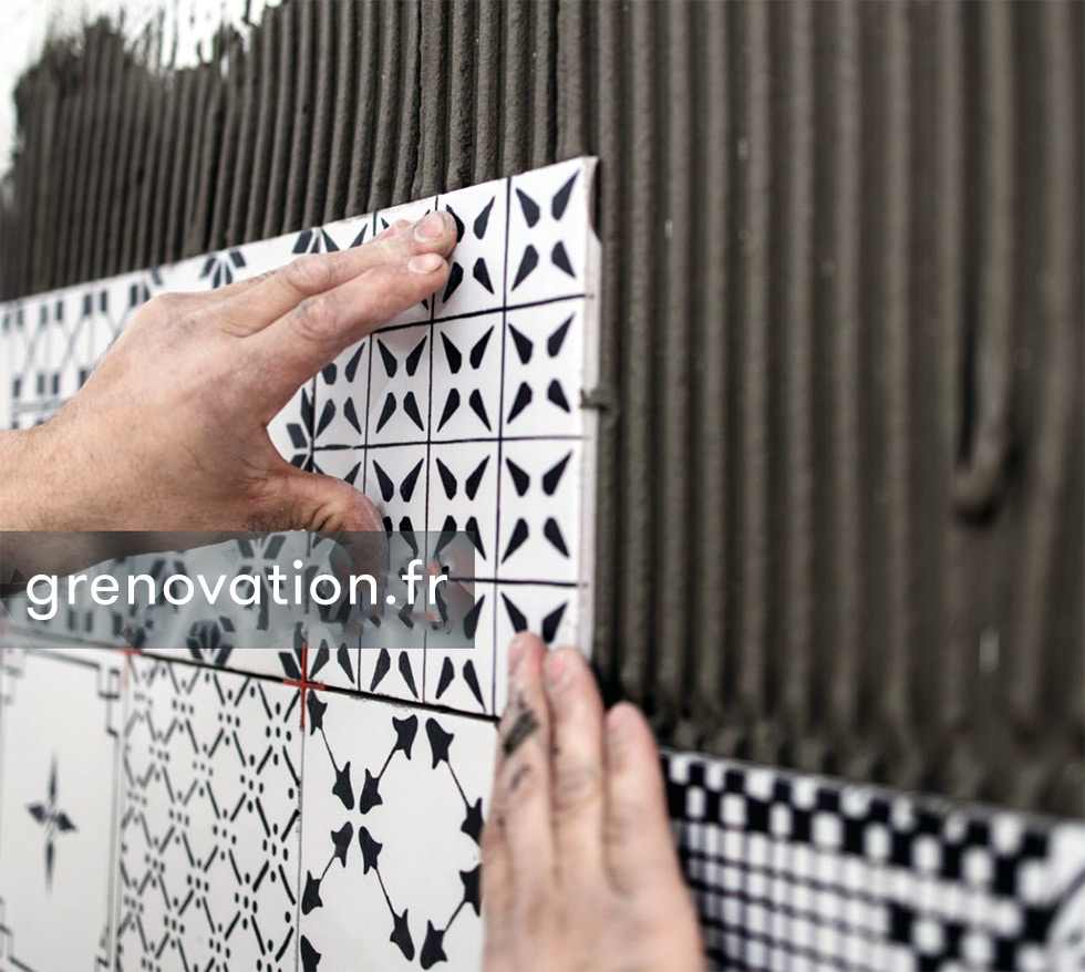 Installation de carrelage dans la SDB